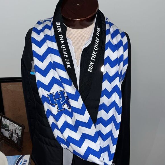 University of Kentucky Wildcats UK Royal Blue White Pashmina Style Loop Scarf - Picture 1 of 2